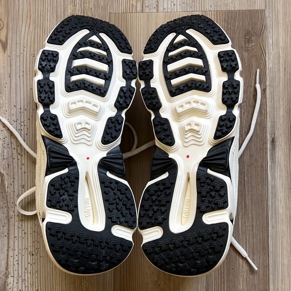 Karhu Super Fulcrum Sneakers Vanilla Ice Black NWOT - Picture 10 of 16